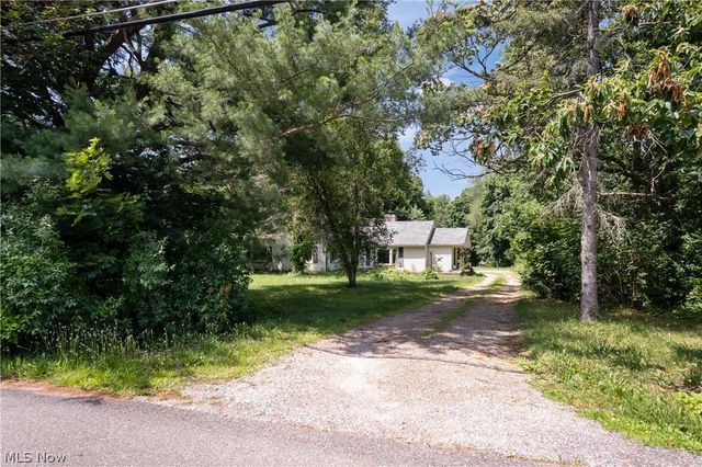 1219 Midland Avenue, New Franklin, OH 44203