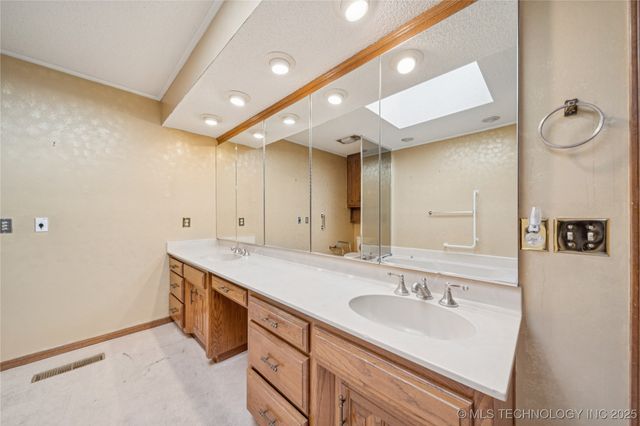 4530 E 103rd Street, Tulsa, OK 74137