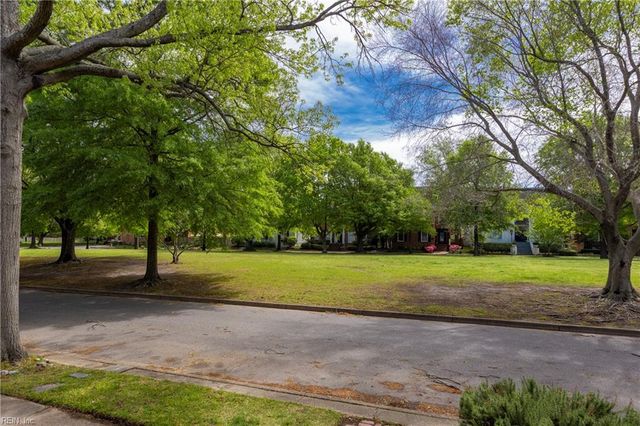 809 Botetourt GDNS, Norfolk, VA 23507