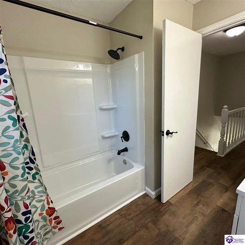 744 Brian Court, Radcliff, KY 40160