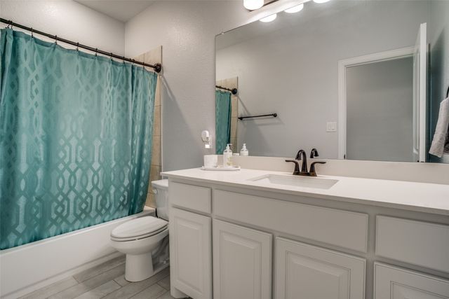 119 Cottonwood Court, Van Alstyne, TX 75495