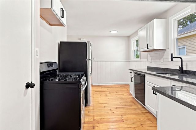 31 Rowan Street, Providence, RI 02908