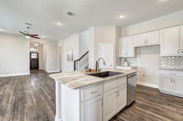 153 High Plains DR, Georgetown, TX 78628