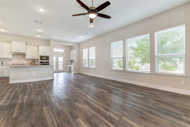 153 High Plains DR, Georgetown, TX 78628