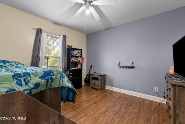 255 W Hedgelawn Way, Southern Pines, NC 28387