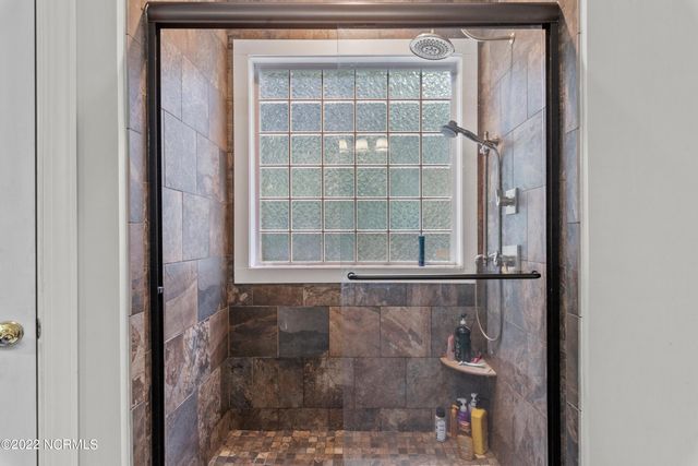 255 W Hedgelawn Way, Southern Pines, NC 28387