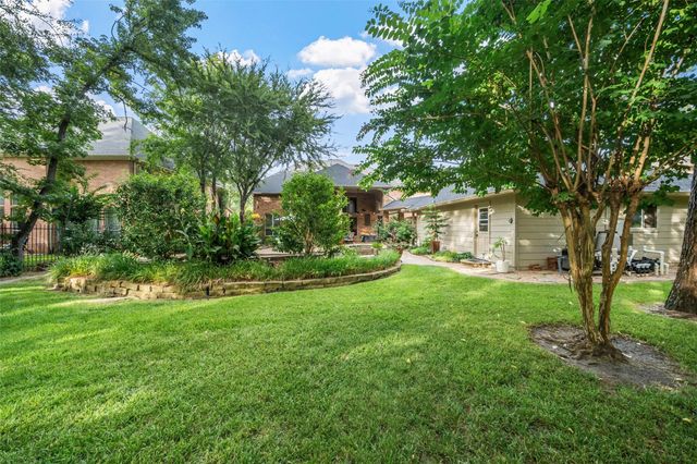103 Player Oaks Place, The Woodlands, TX 77382