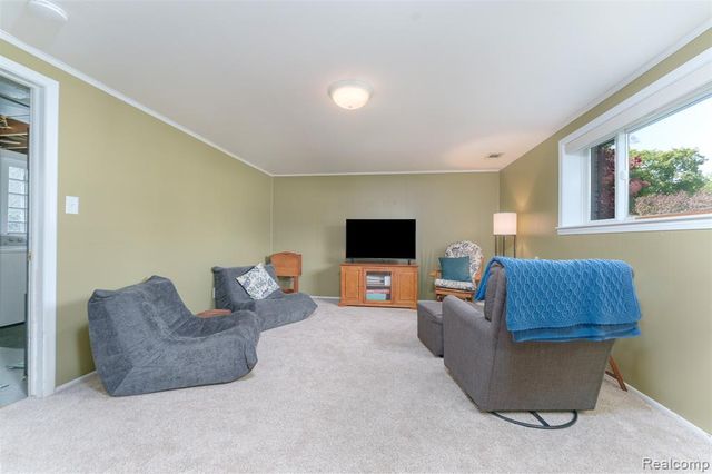 11860 Riverside Drive, Plymouth, MI 48170