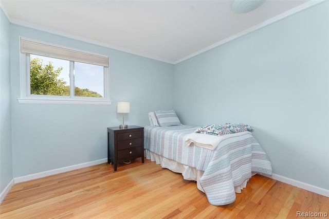 11860 Riverside Drive, Plymouth, MI 48170