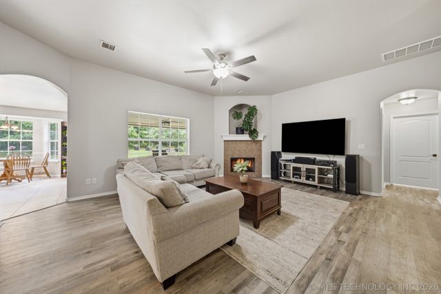 18141 S 156th East Avenue, Bixby, OK 74008