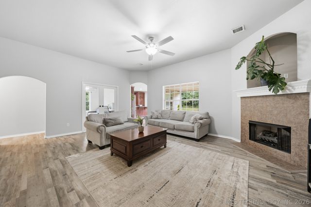 18141 S 156th East Avenue, Bixby, OK 74008