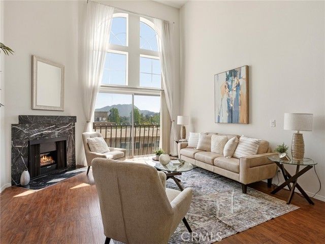 11044 Acama Street 302, Studio City (los Angeles), CA 91602