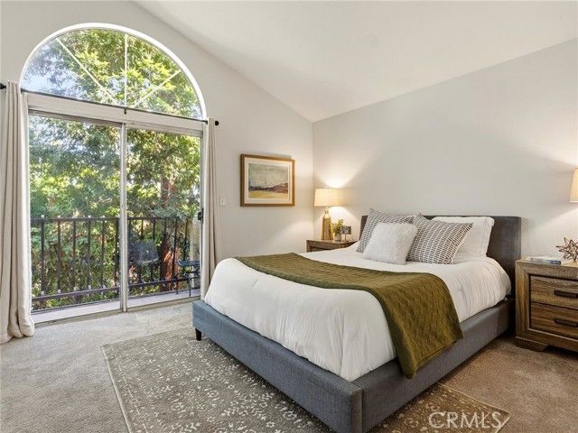 11044 Acama Street 302, Studio City (los Angeles), CA 91602