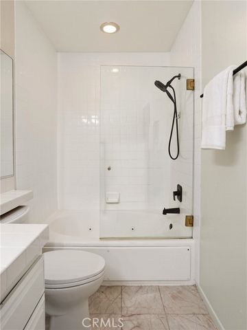 11044 Acama Street 302, Studio City (los Angeles), CA 91602