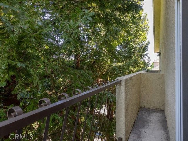 11044 Acama Street 302, Studio City (los Angeles), CA 91602