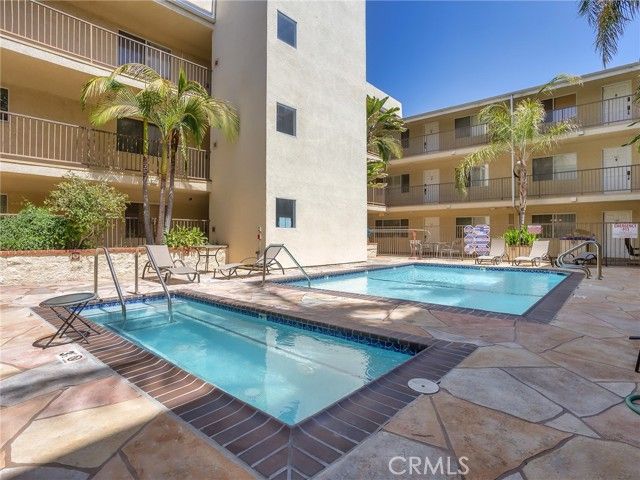 11044 Acama Street 302, Studio City (los Angeles), CA 91602