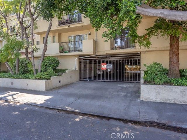 11044 Acama Street 302, Studio City (los Angeles), CA 91602