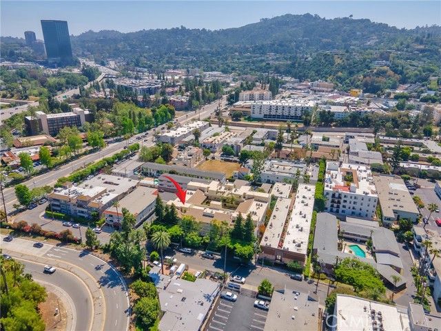 11044 Acama Street 302, Studio City (los Angeles), CA 91602