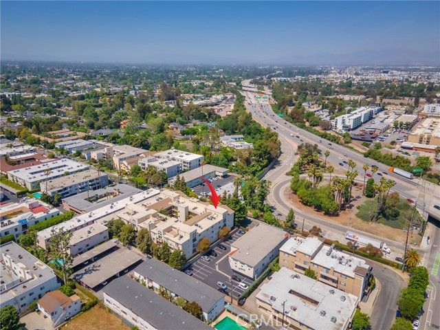 11044 Acama Street 302, Studio City (los Angeles), CA 91602