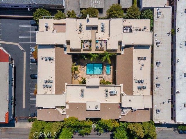 11044 Acama Street 302, Studio City (los Angeles), CA 91602