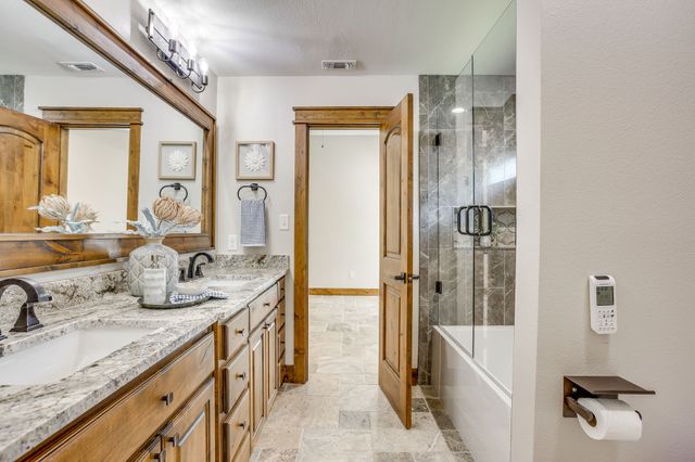 1104 Mallard Court, Granbury, TX 76048