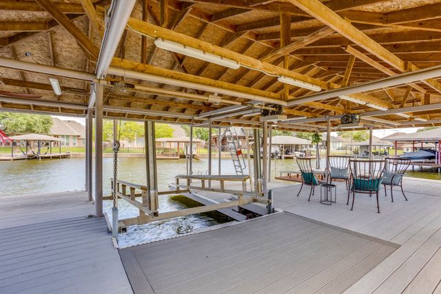 1104 Mallard Court, Granbury, TX 76048