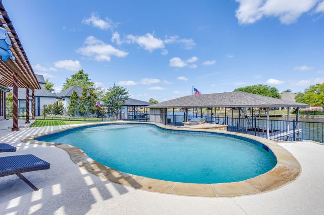 1104 Mallard Court, Granbury, TX 76048