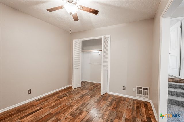 14 Oak Villa Road, Canyon Lake, TX 78133