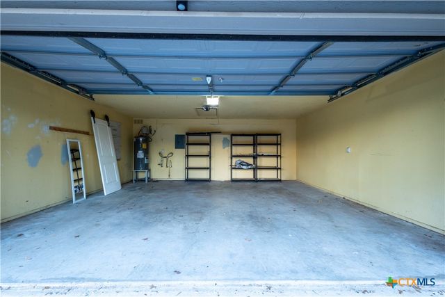 14 Oak Villa Road, Canyon Lake, TX 78133