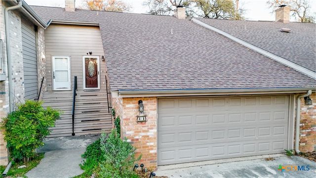 14 Oak Villa Road, Canyon Lake, TX 78133