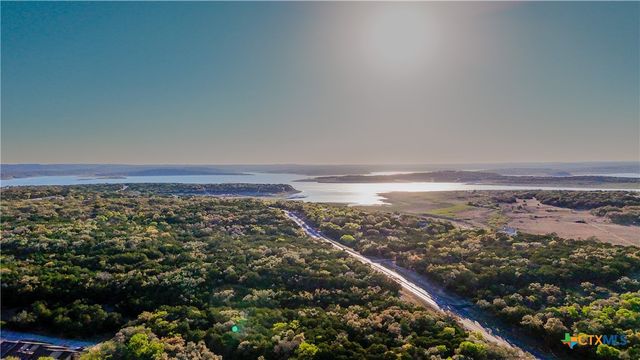 14 Oak Villa Road, Canyon Lake, TX 78133