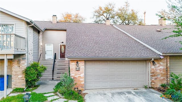 14 Oak Villa Road, Canyon Lake, TX 78133