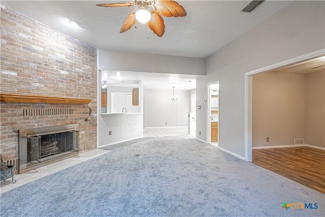 14 Oak Villa Road, Canyon Lake, TX 78133