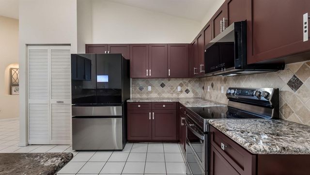 8754 NW 75th Place, Tamarac, FL 33321