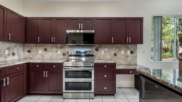 8754 NW 75th Place, Tamarac, FL 33321