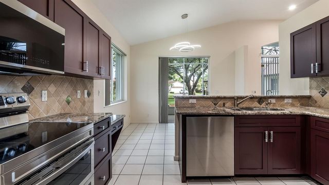 8754 NW 75th Place, Tamarac, FL 33321