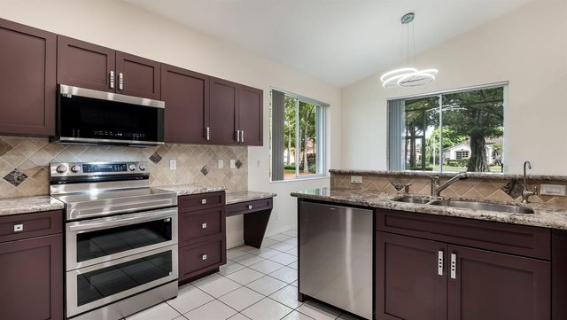 8754 NW 75th Place, Tamarac, FL 33321