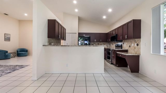 8754 NW 75th Place, Tamarac, FL 33321
