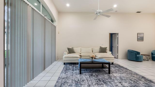 8754 NW 75th Place, Tamarac, FL 33321