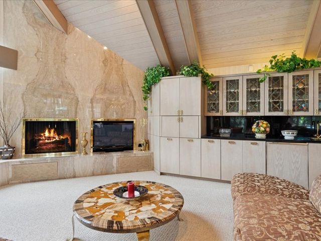 1719 Midwest Club Parkway, Oak Brook, IL 60523