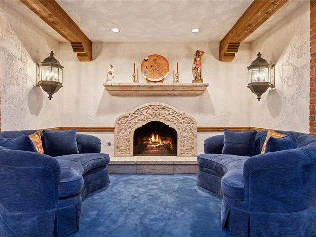 1719 Midwest Club Parkway, Oak Brook, IL 60523