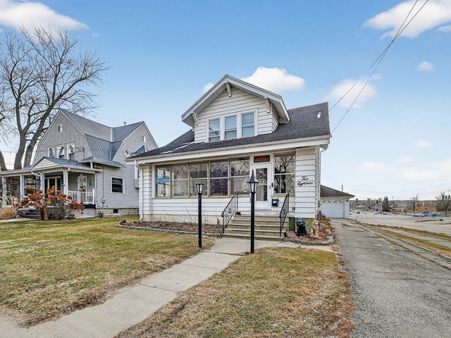 218 Lincoln Way, Dixon, IL 61021