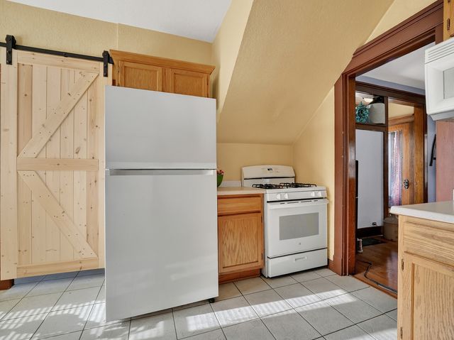 218 Lincoln Way, Dixon, IL 61021