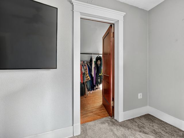 218 Lincoln Way, Dixon, IL 61021