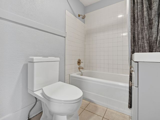 218 Lincoln Way, Dixon, IL 61021