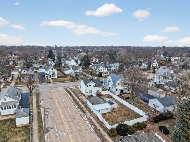 218 Lincoln Way, Dixon, IL 61021