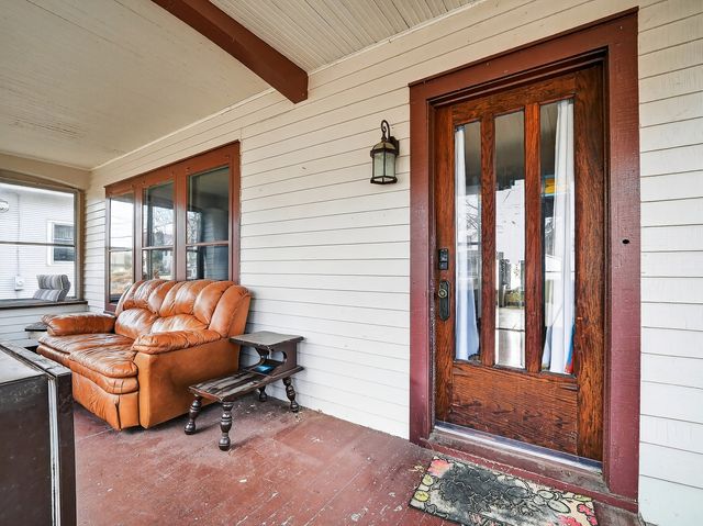 218 Lincoln Way, Dixon, IL 61021