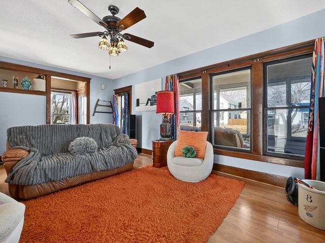 218 Lincoln Way, Dixon, IL 61021