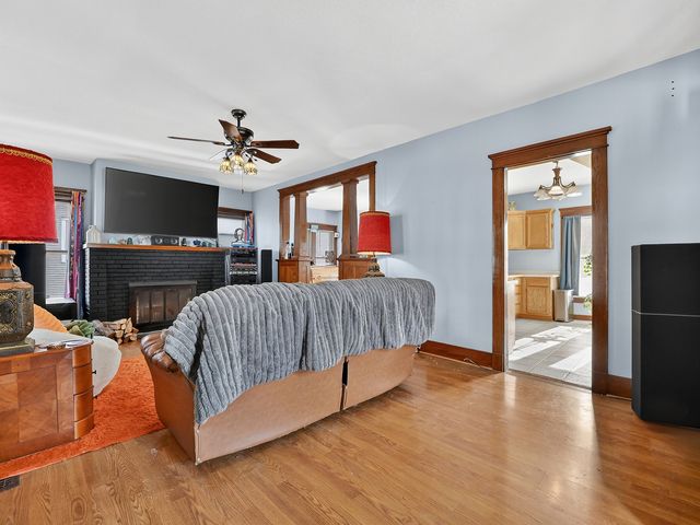 218 Lincoln Way, Dixon, IL 61021