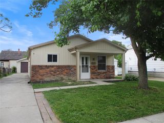 23777 Piper Avenue, Eastpointe, MI 48021